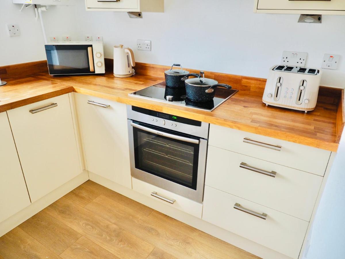 Free Parking 2 Bed With Garden, Fibre Wi-fi & Netflix Taunton