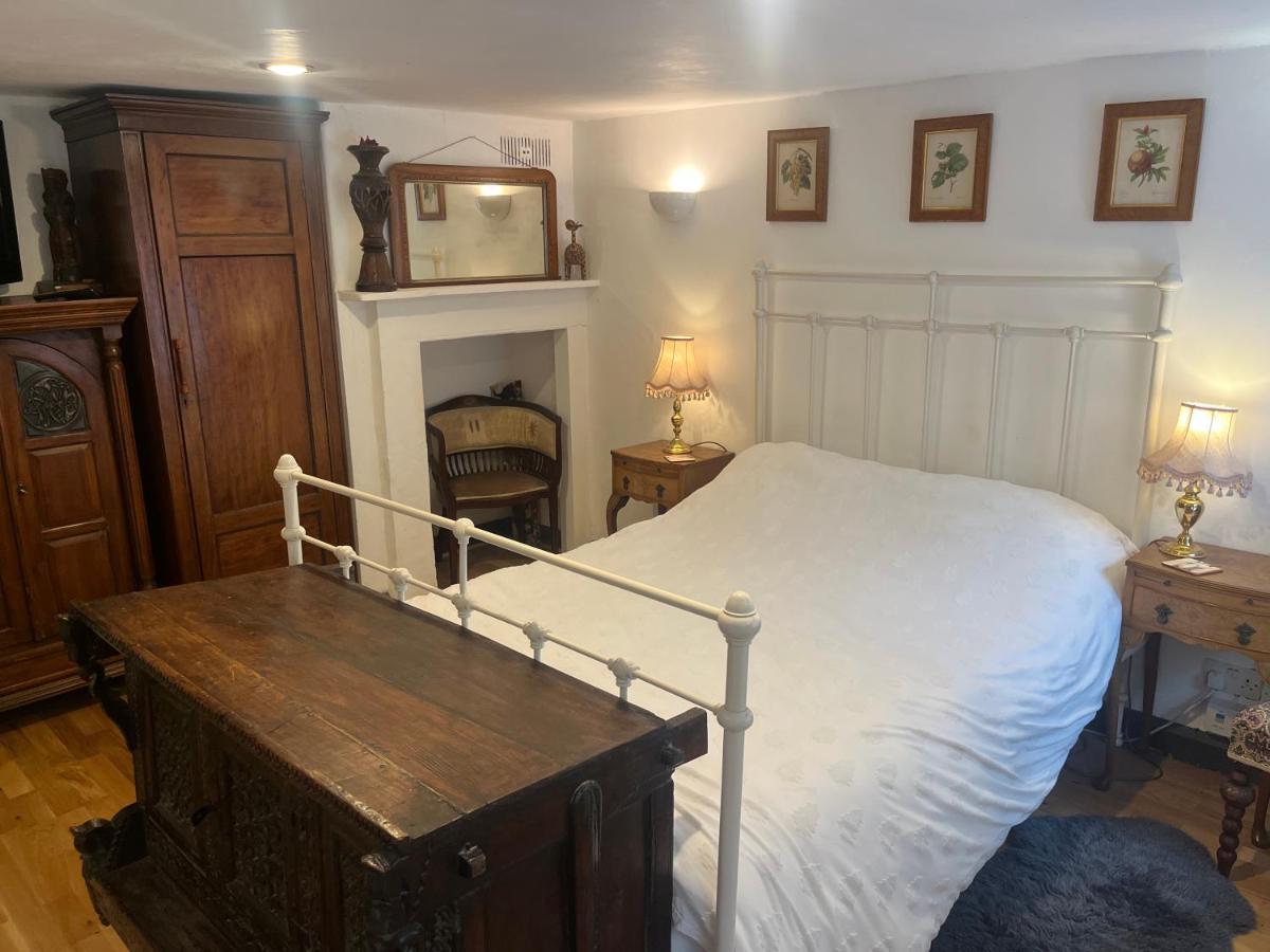 Apartment Charming Historic Apartment Adjoining Beautiful Central Taunton Park Taunton