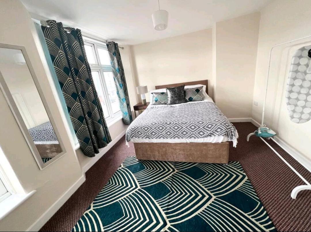 Flats Taunton