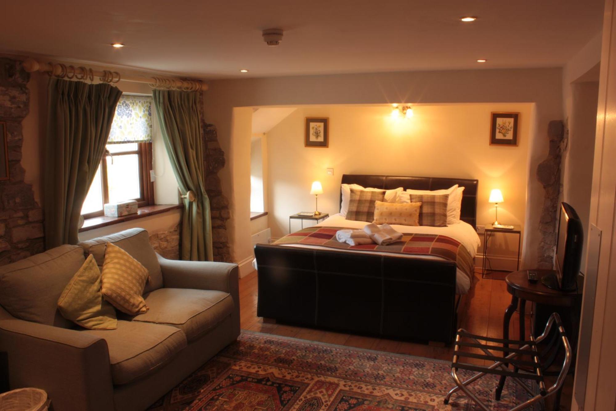 Farmers Arms Hotel