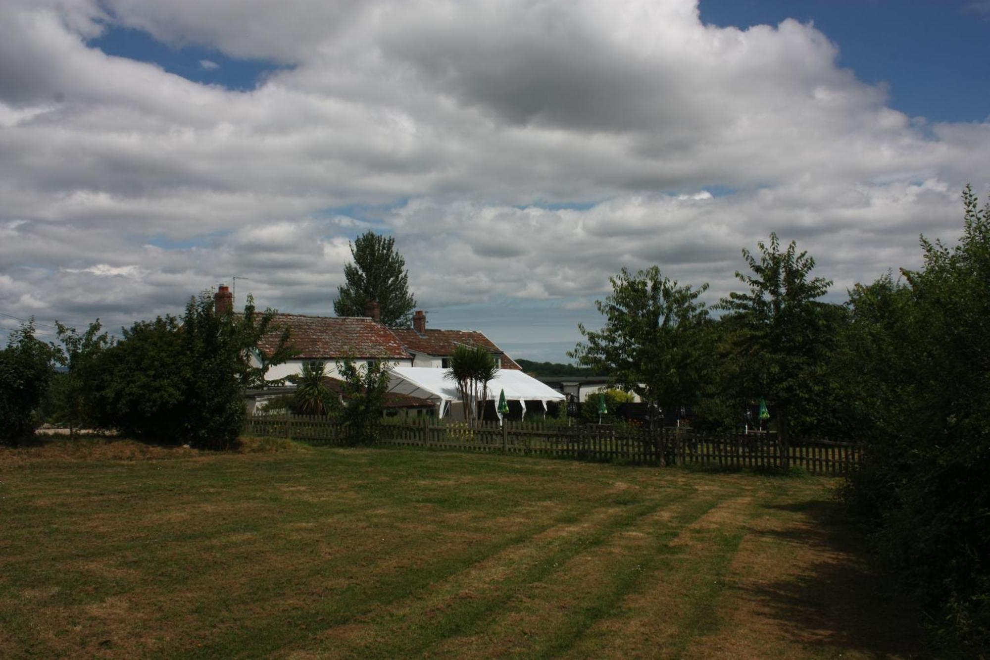 Farmers Arms Hotel 4*