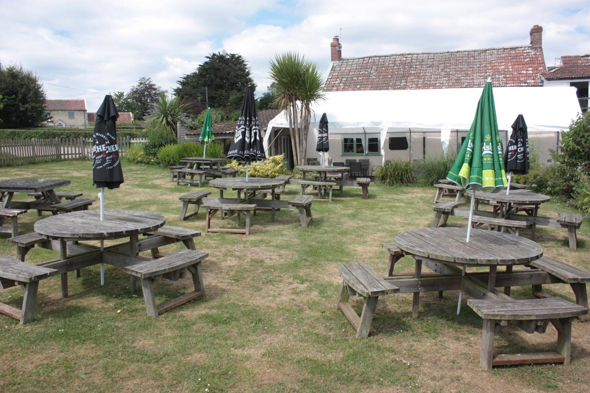 Farmers Arms Hotel