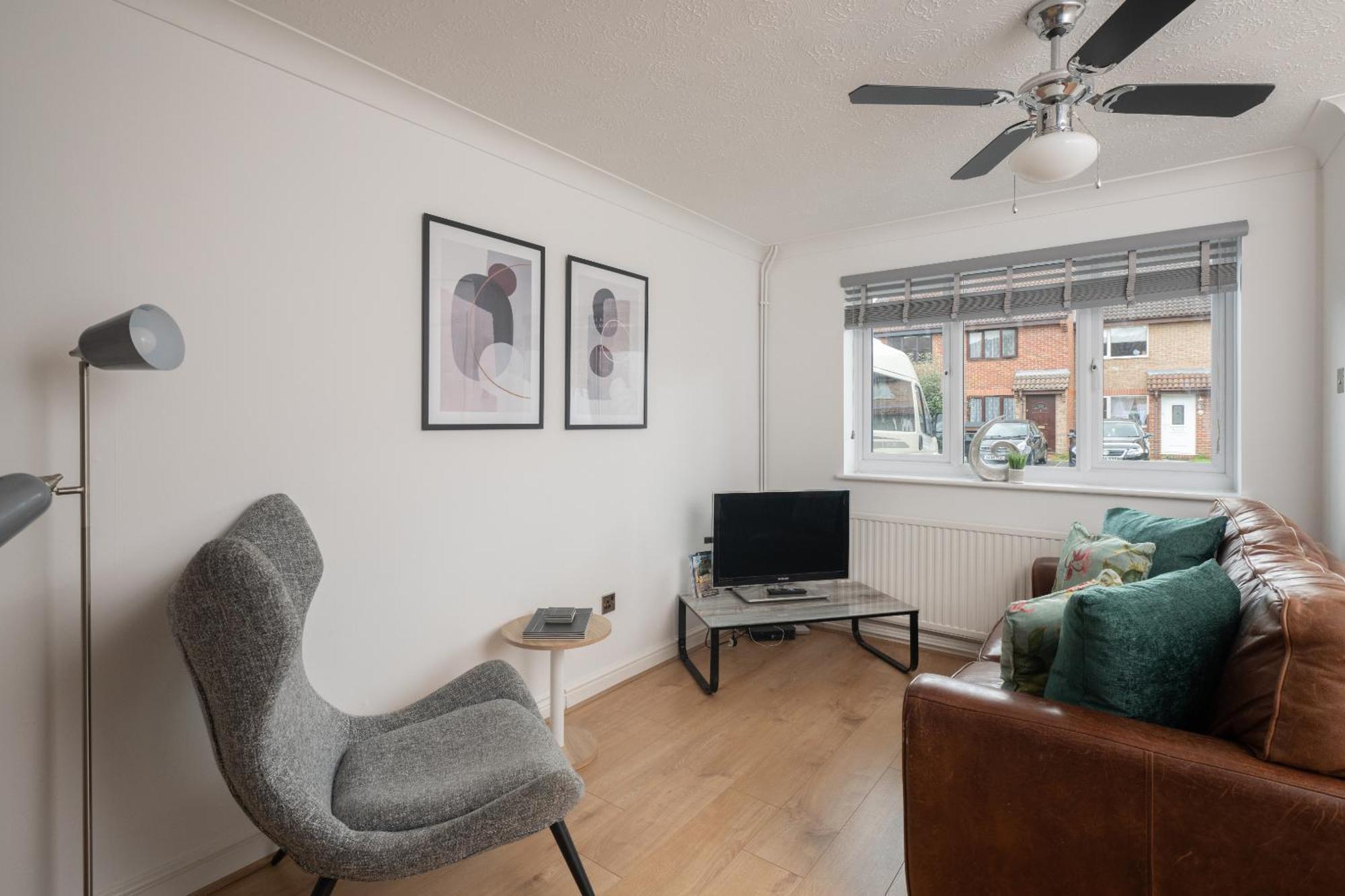 Holiday home Free Parking Good Location With Garden