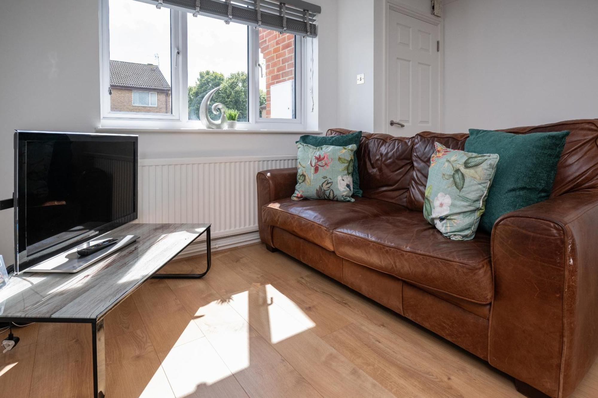 Free Parking Good Location With Garden * Taunton
