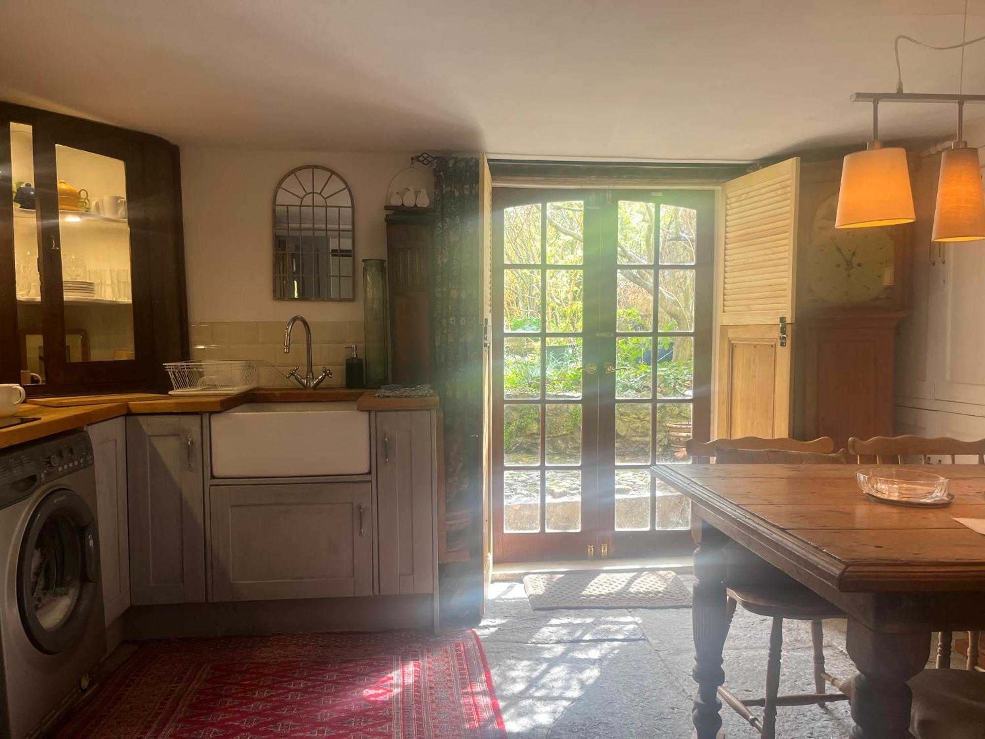 Charming Historic Apartment Adjoining Beautiful Central Taunton Park Apartment