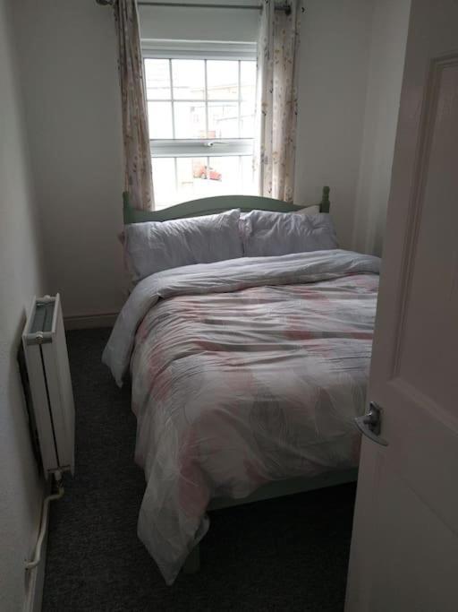 Cheerful 3-bedroom Townhouse With Free Parking On Site Holiday home *