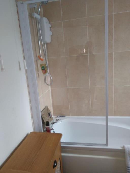 Cheerful 3-bedroom Townhouse With Free Parking On Site Holiday home