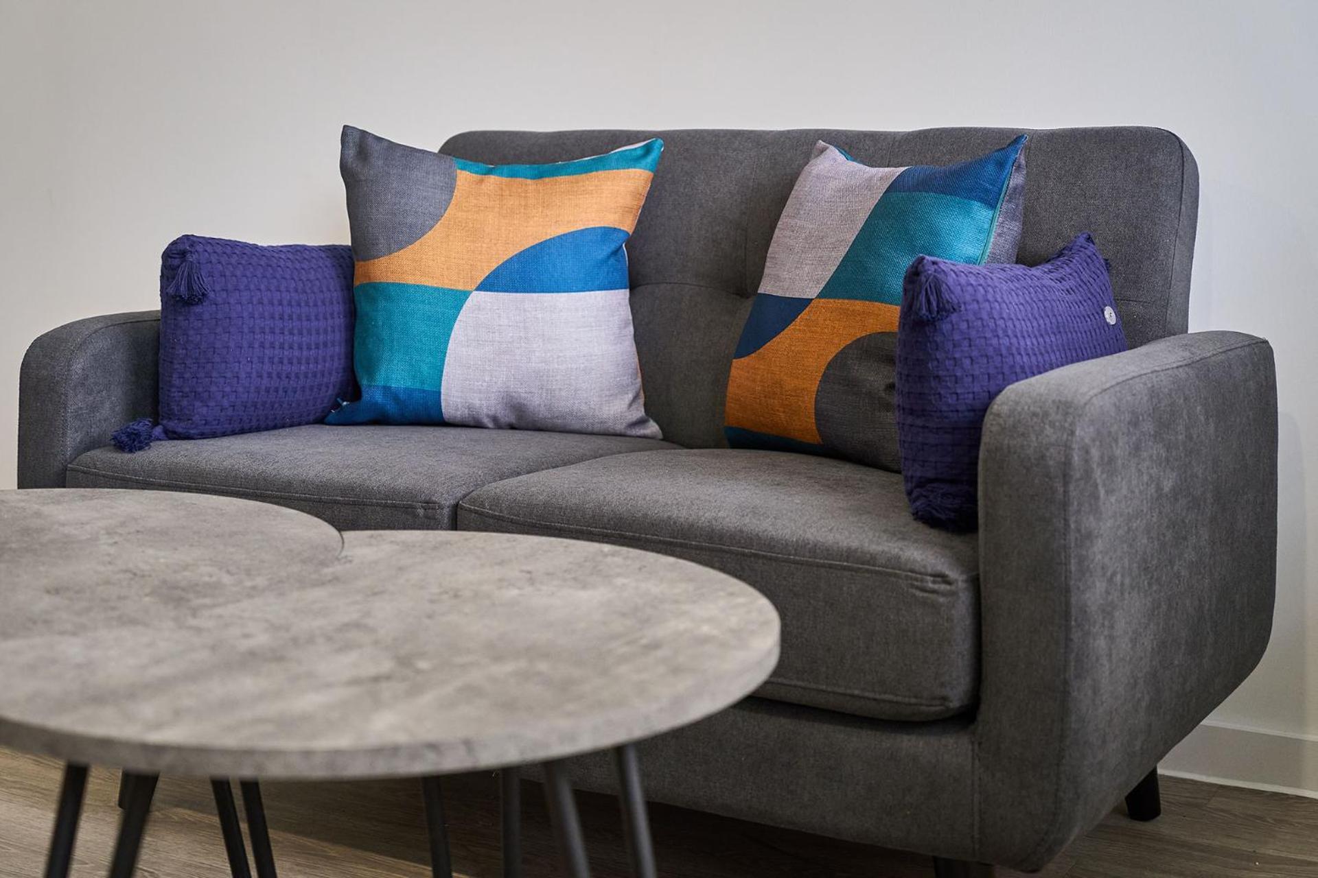 Host & - 23 Waterside Place Apartment *