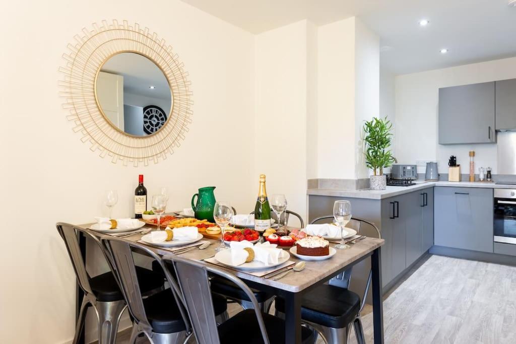 Apartment Waterside 2 Bed & Free Off Road Parking & Wifi Taunton
