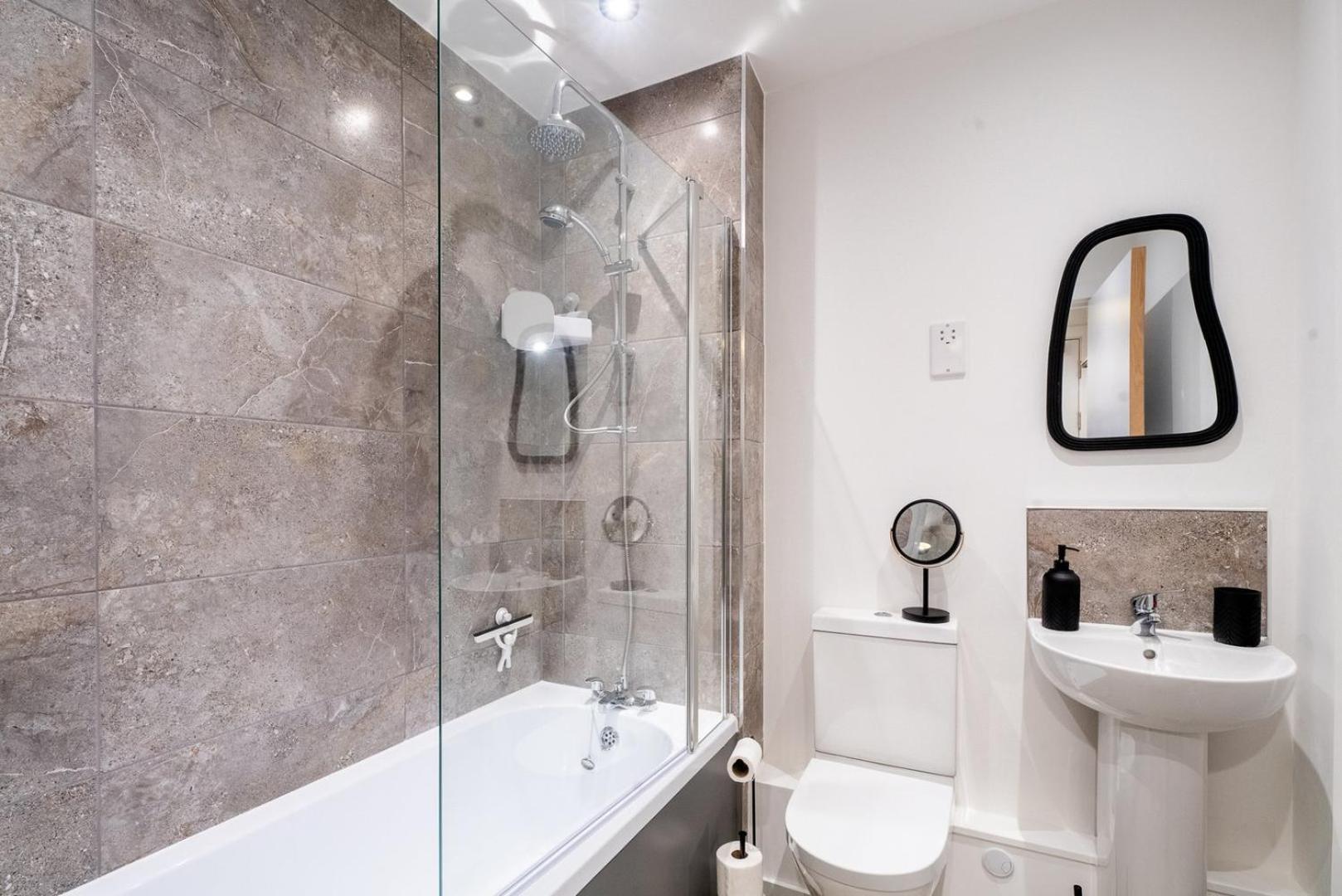 Comfy One Br | Free Parking