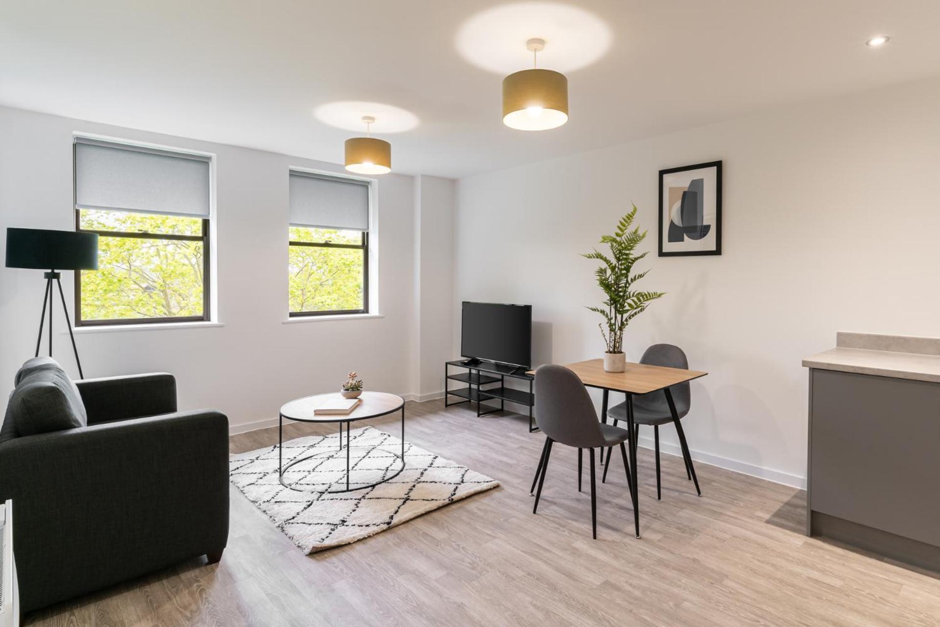 Host & - 36 Waterside Place