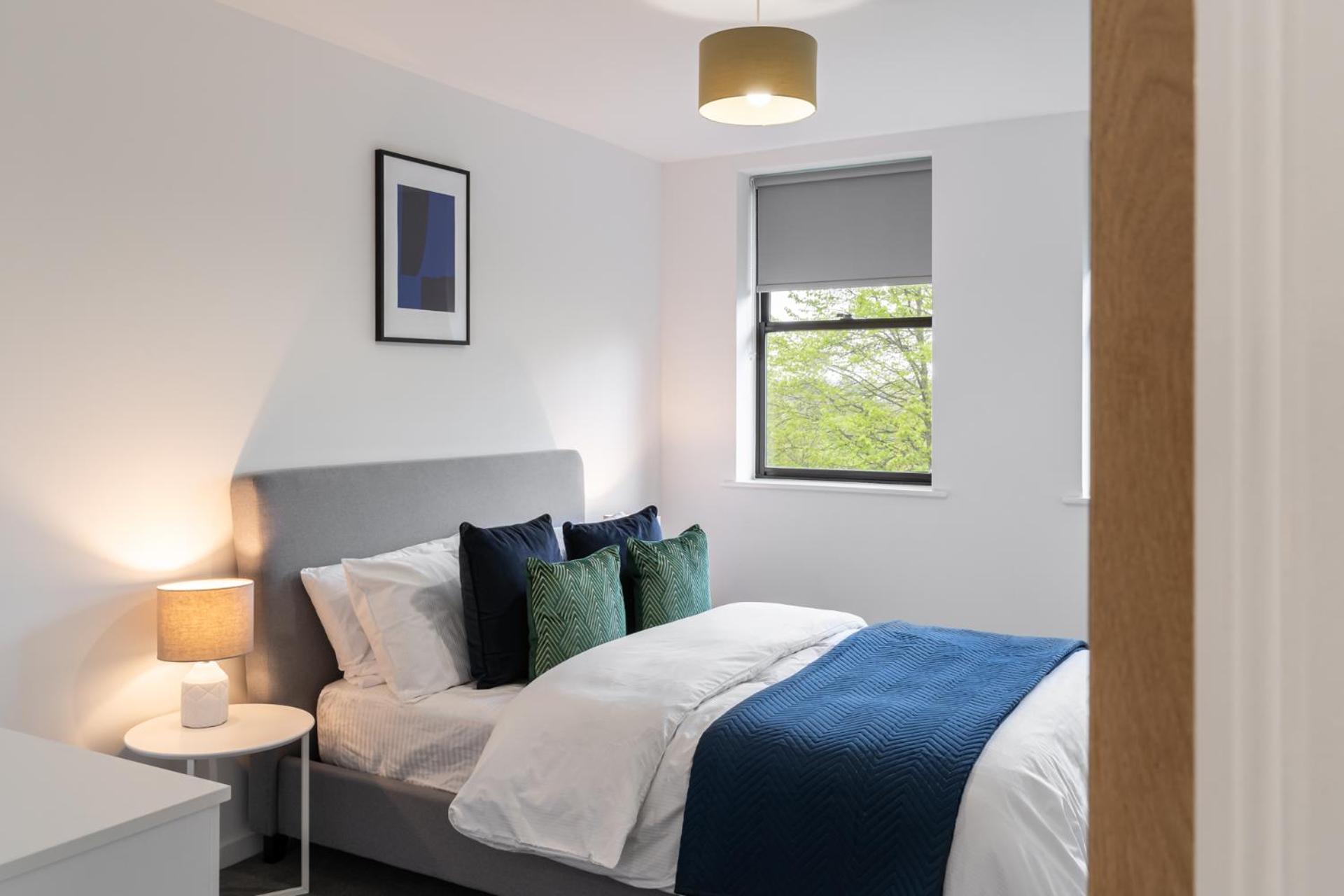 Host & - 36 Waterside Place