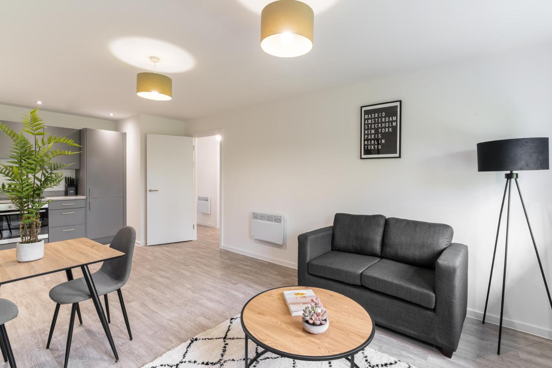Host & - 36 Waterside Place Apartment *
