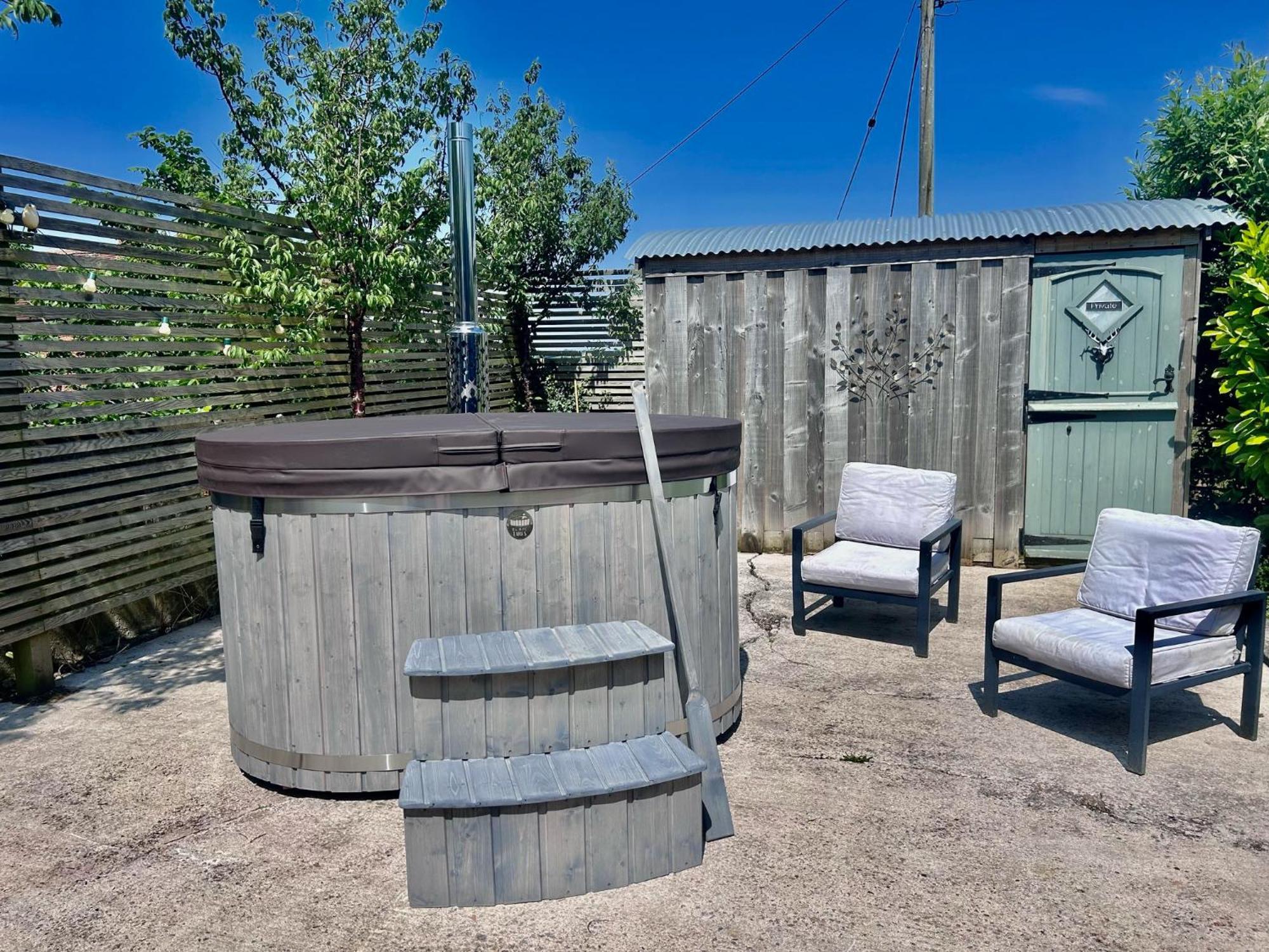 Willowbank Shepherds Hut Farm stay Taunton