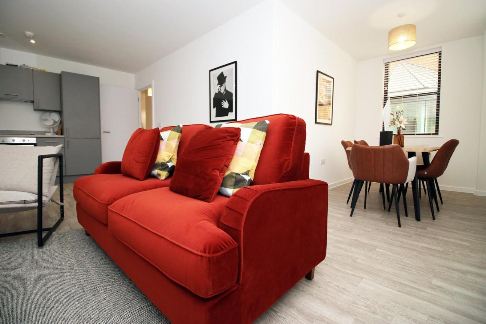 Apartment Modern Two Br | Free Parking *