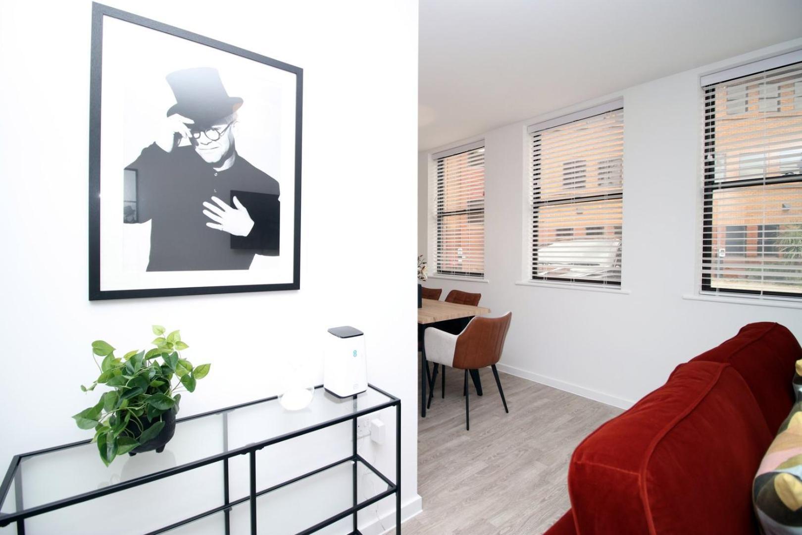 Modern Two Br | Free Parking *