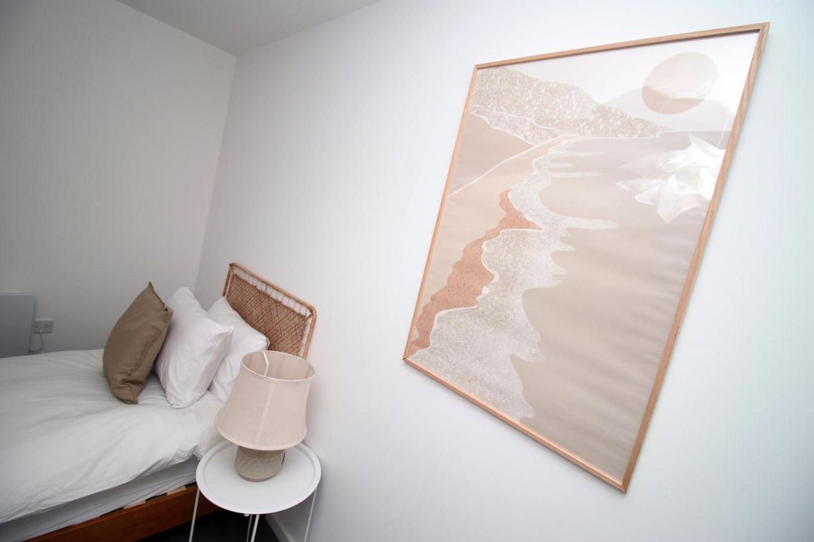 Modern Two Br | Free Parking Apartment *