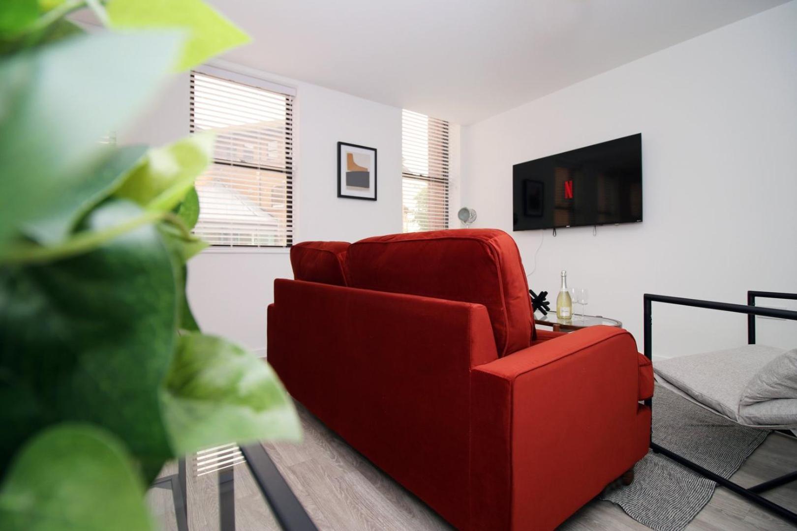 Modern Two Br | Free Parking Taunton