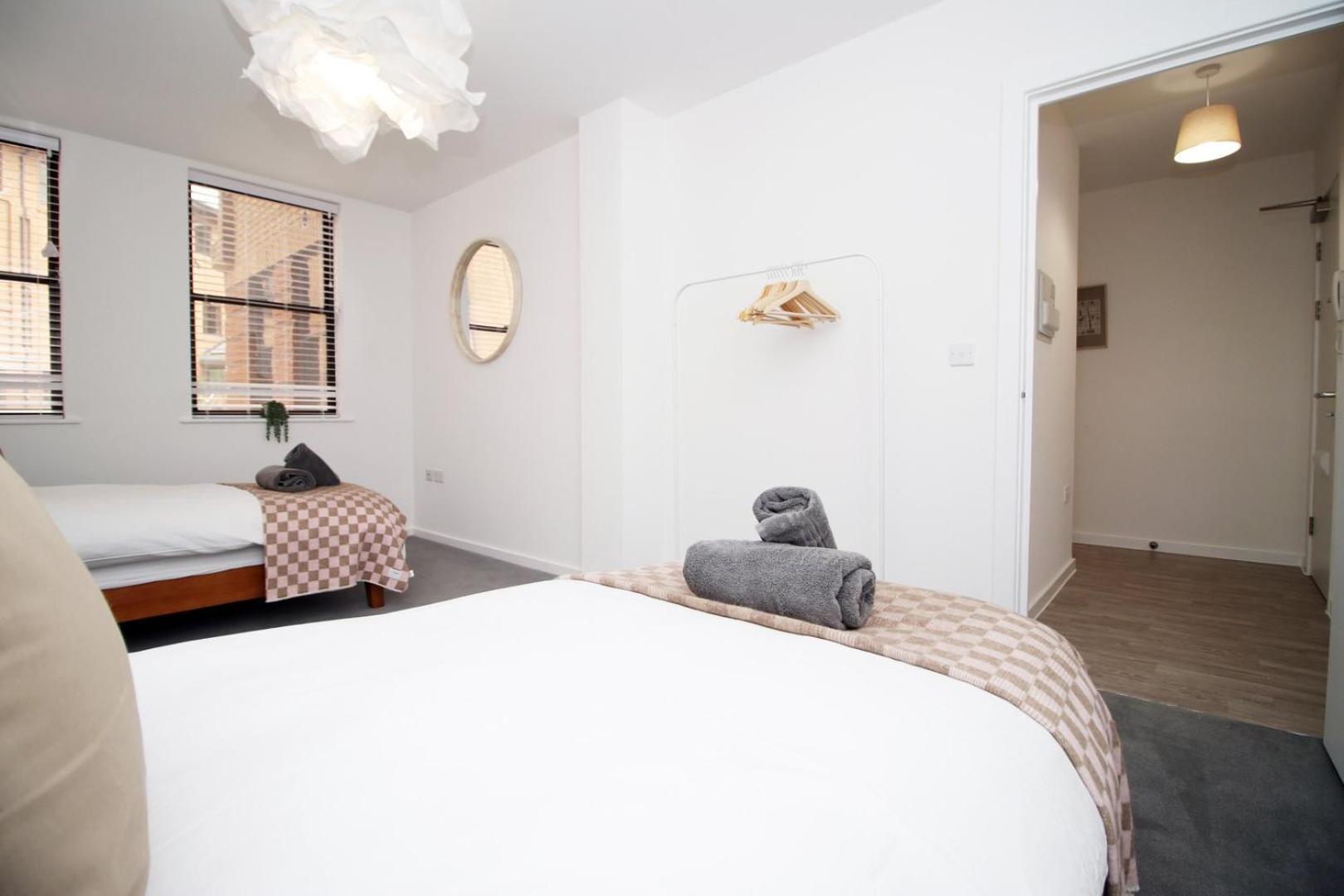Modern Two Br | Free Parking