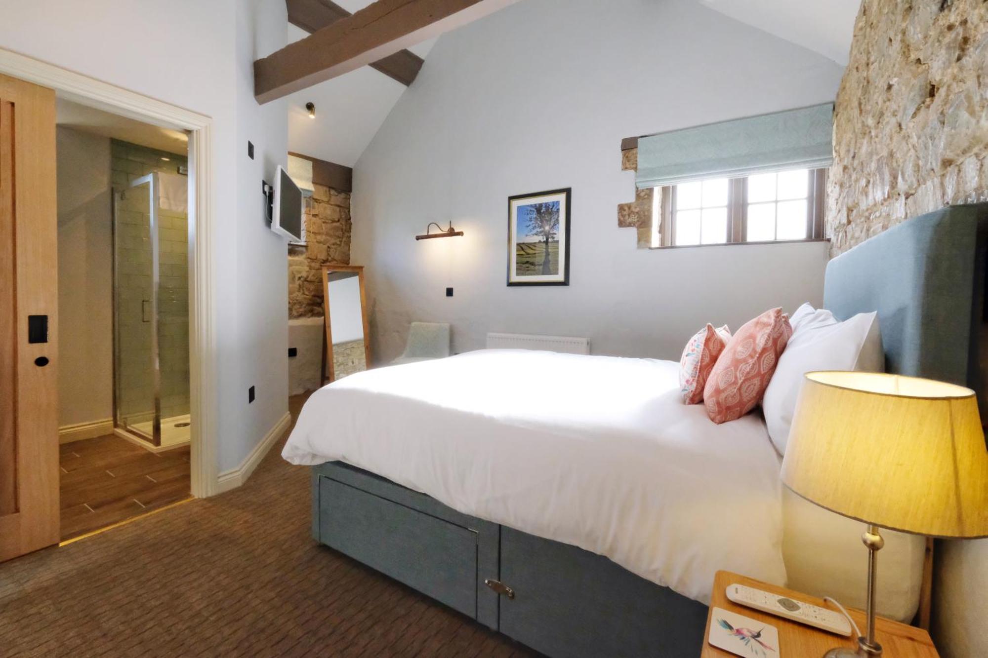 Inn The Greyhound 4*