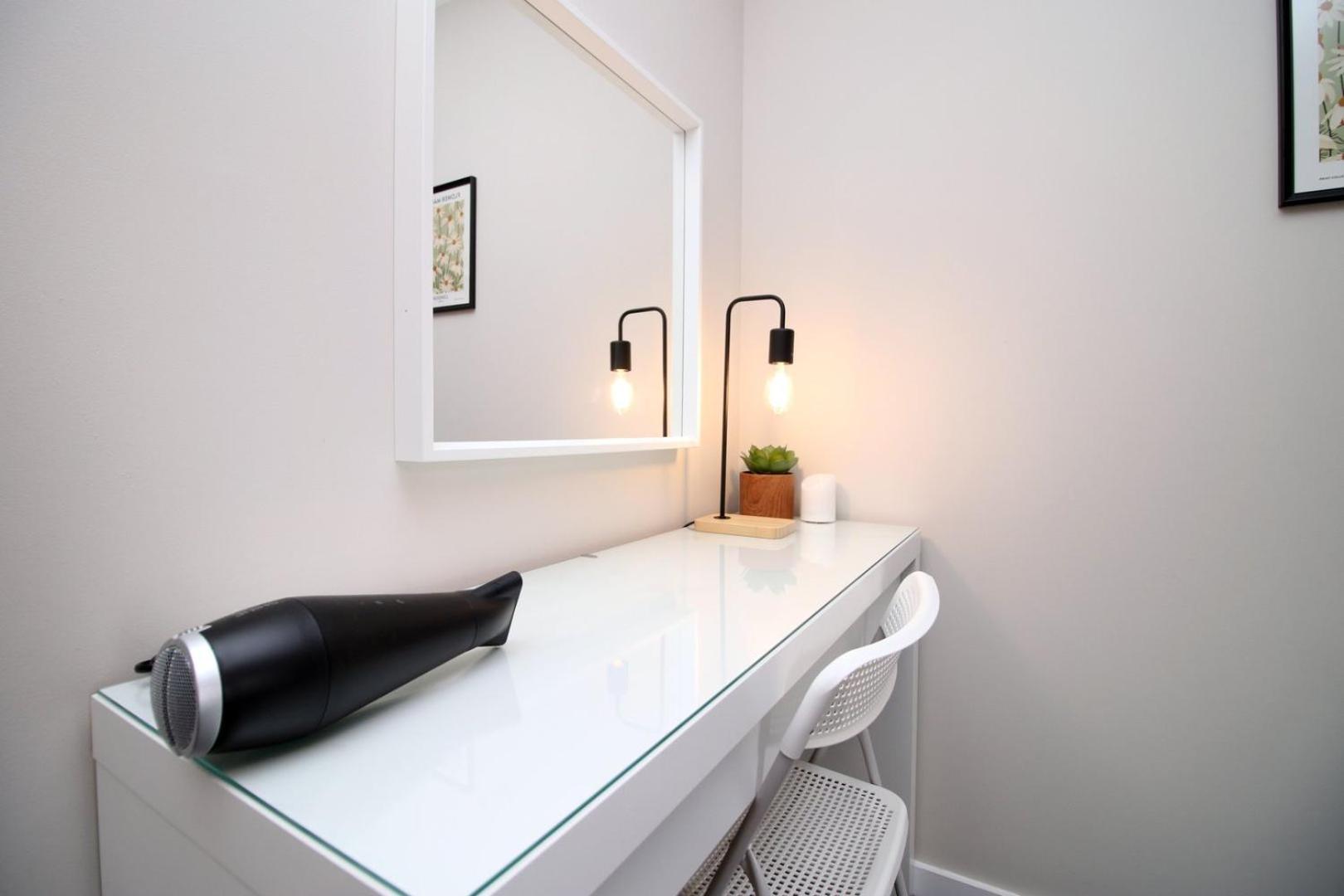 Elegant 2br W/ Pool Table In Prime Location Apartment Taunton