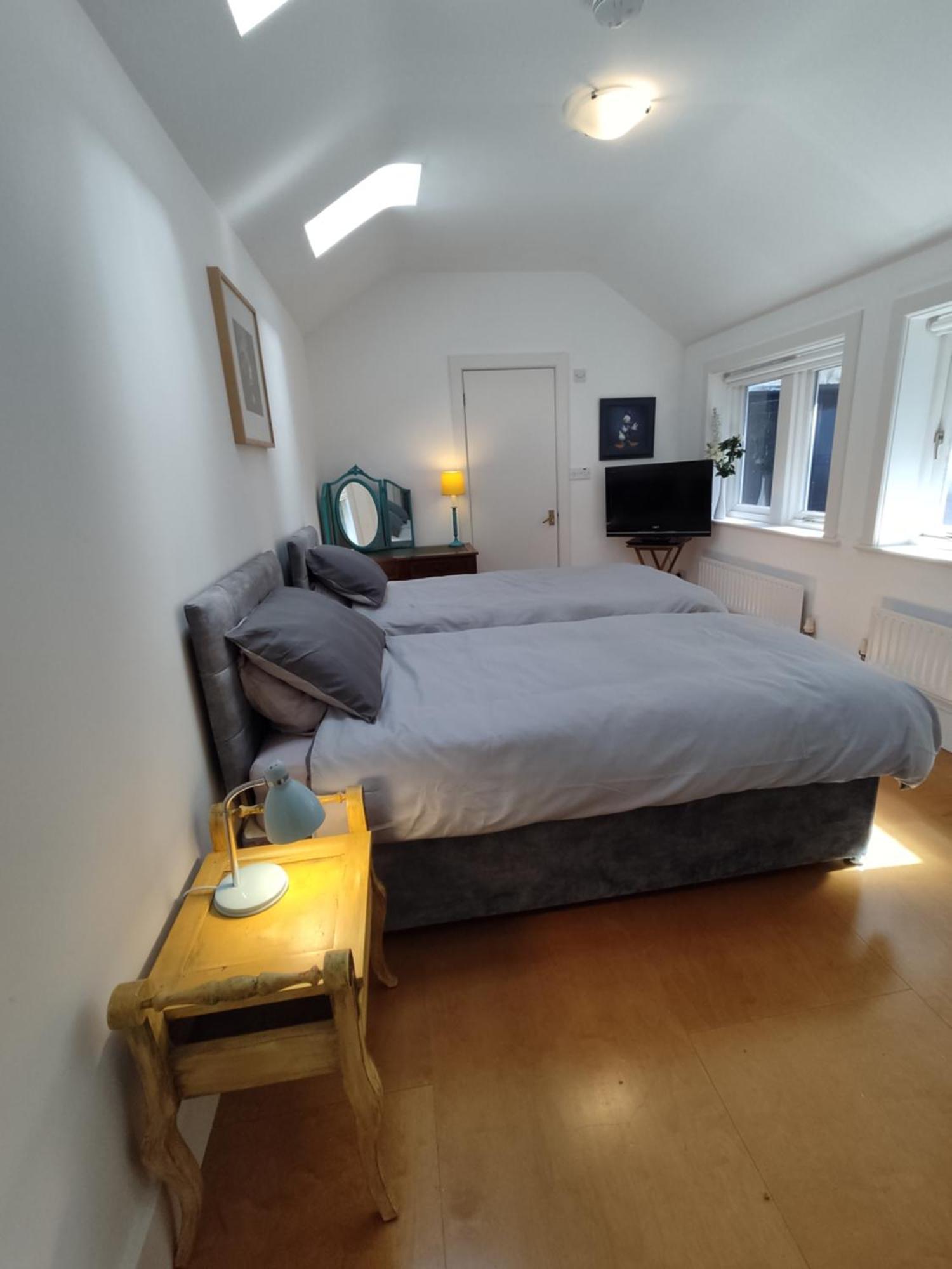 Spacious 2 Bedroom Taunton