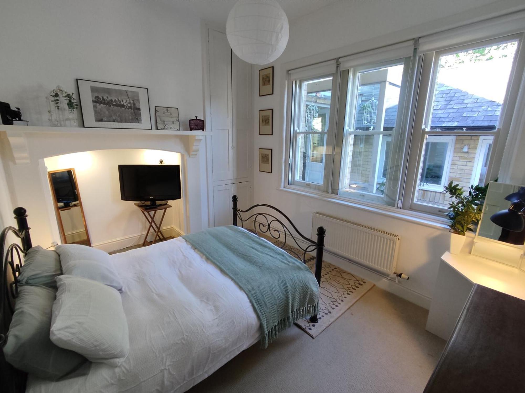 Spacious 2 Bedroom Apartment Taunton
