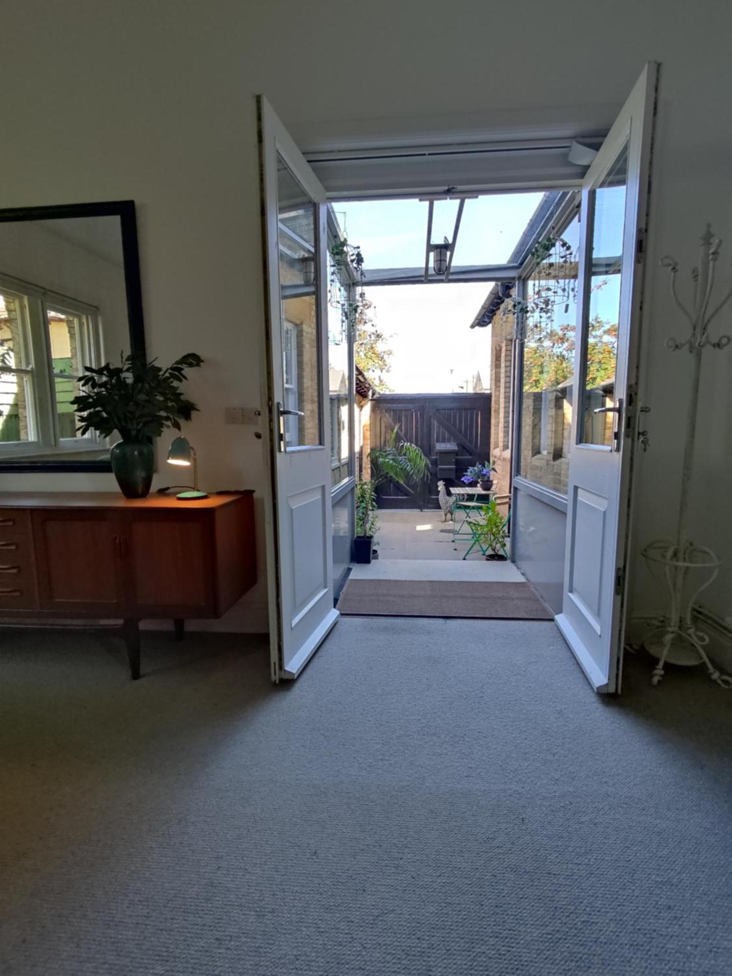 Spacious 2 Bedroom Apartment