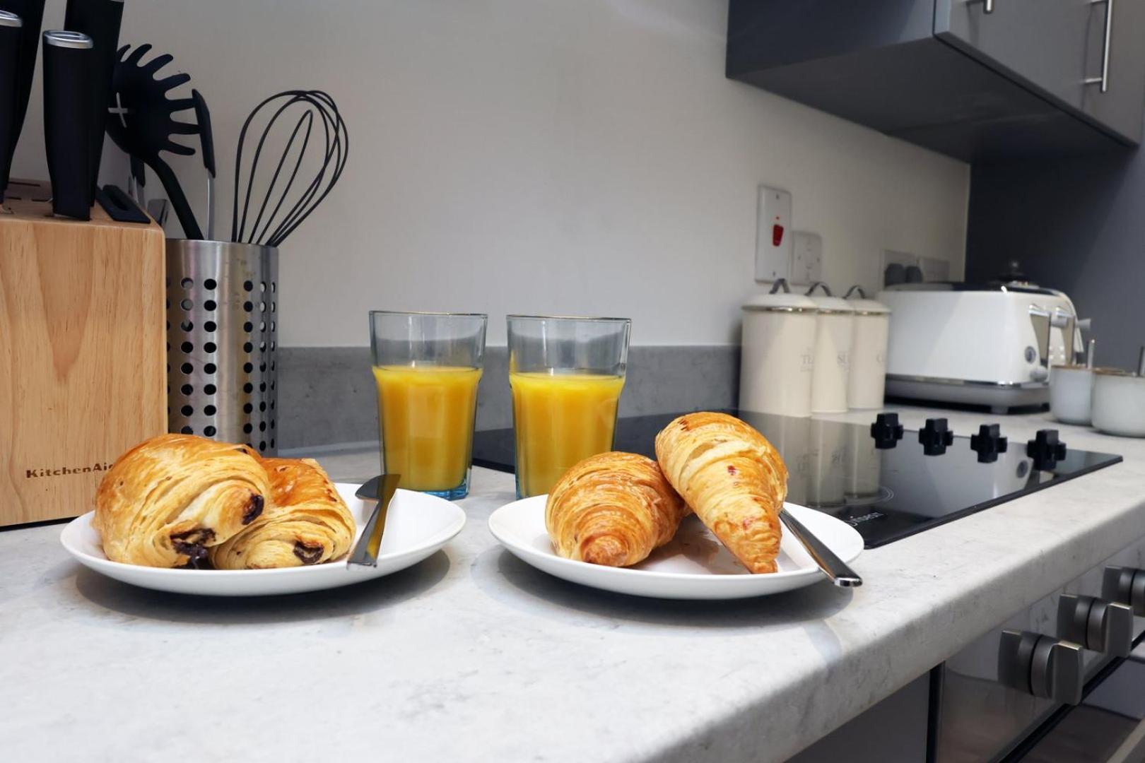 Modern Comfort Near Castle St With Wifi & Parking!