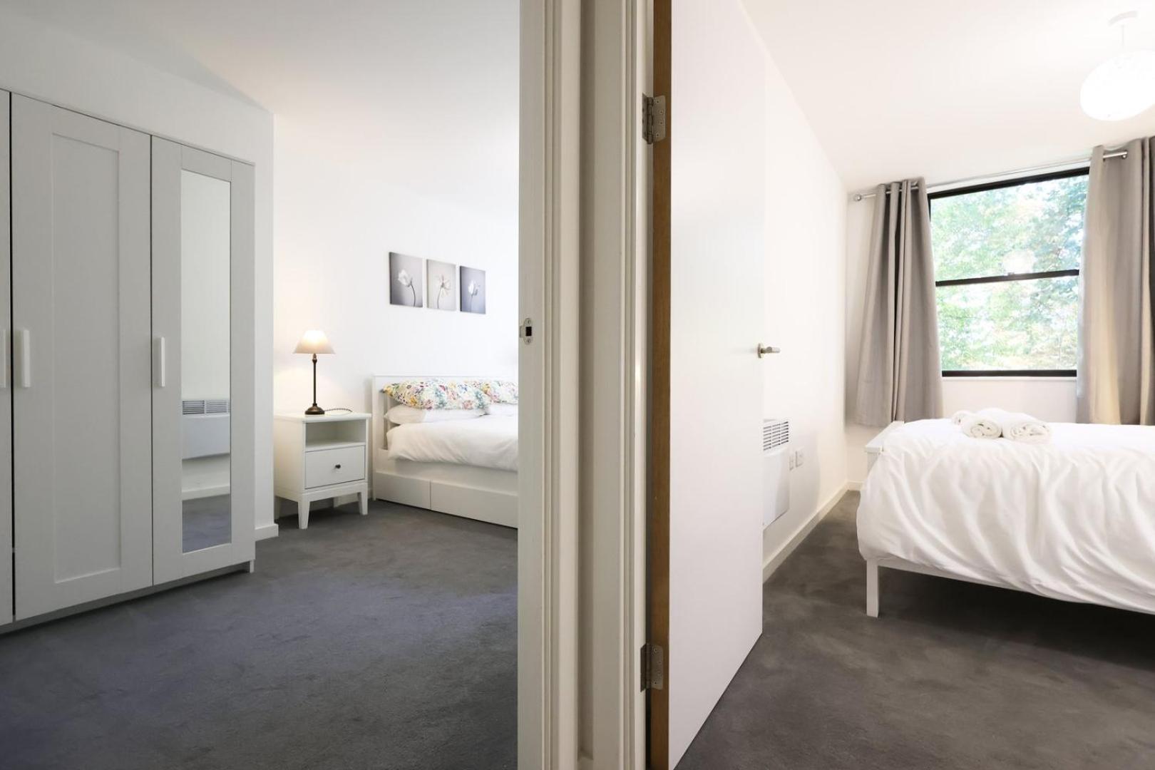 Apartment Modern Comfort Near Castle St With Wifi & Parking! *