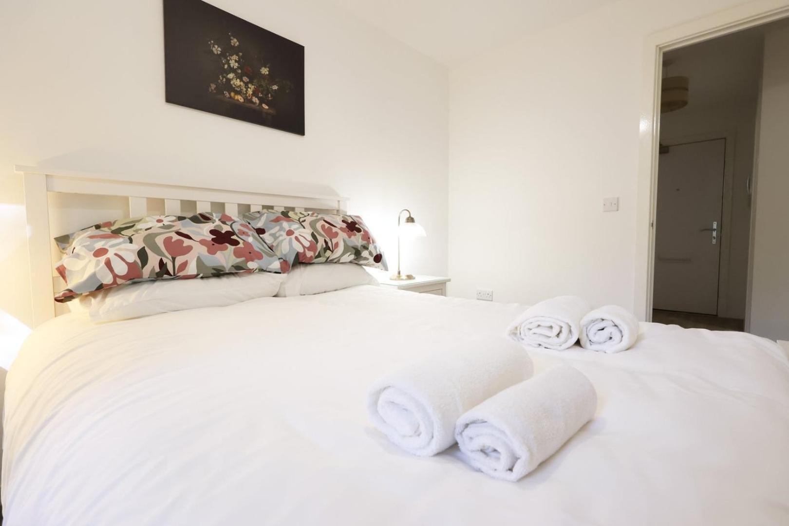 Modern Comfort Near Castle St With Wifi & Parking! Apartment Taunton