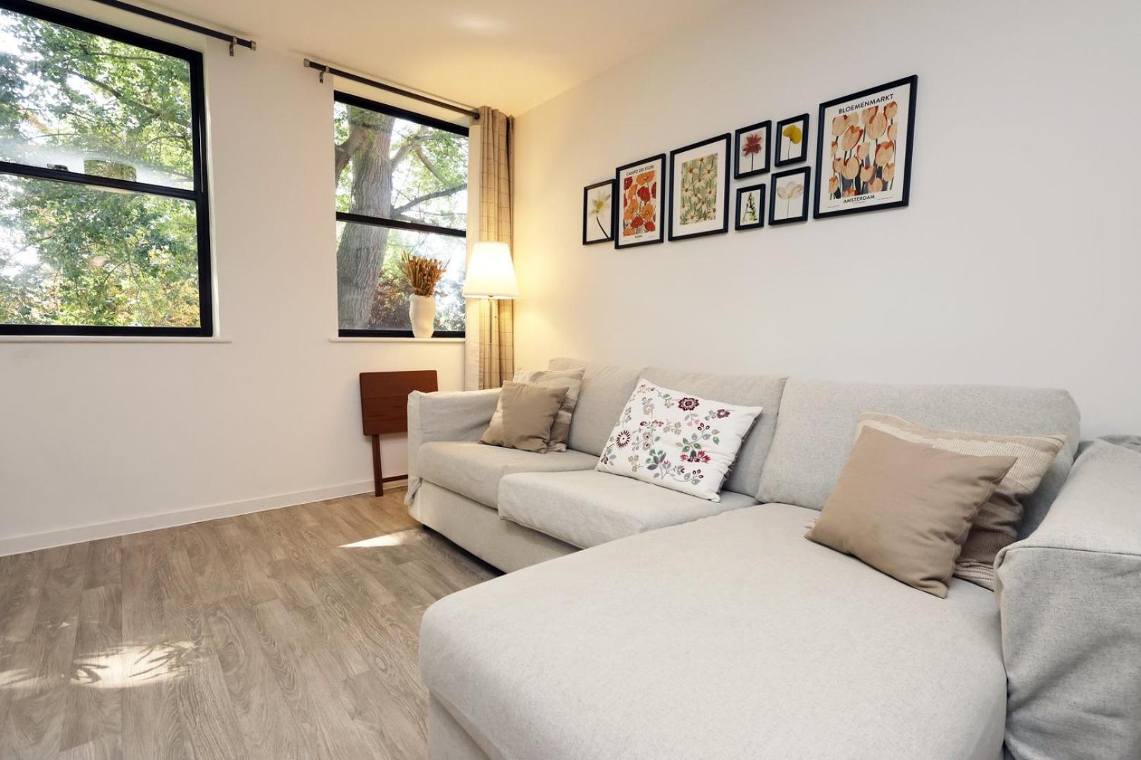 Apartment Modern Comfort Near Castle St With Wifi & Parking!