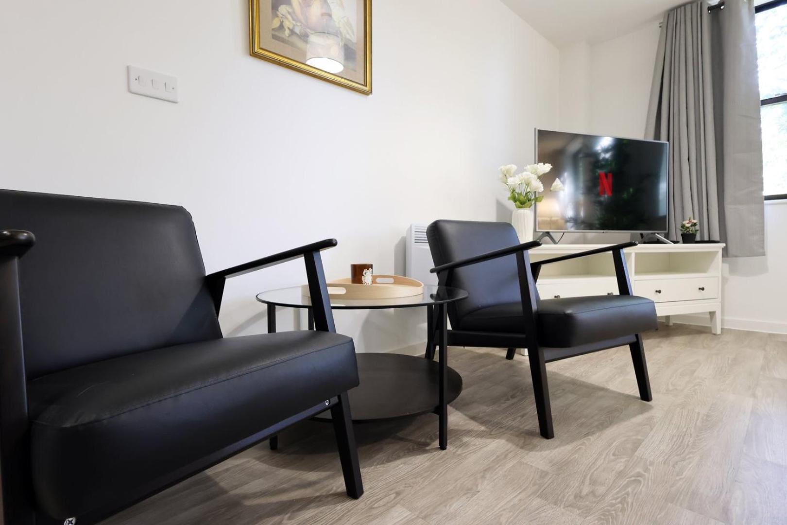 Modern Comfort Near Castle St With Wifi & Parking! Taunton