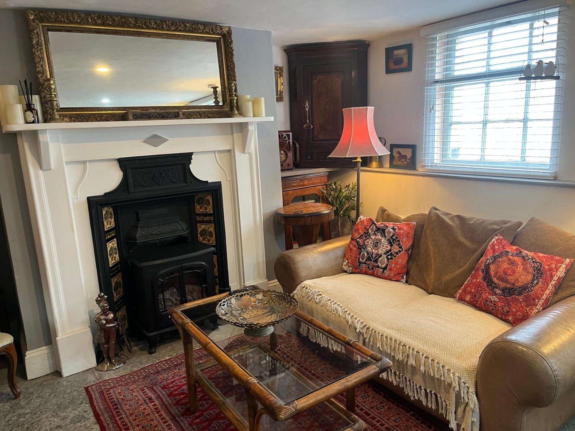 Apartment Charming Historic Apartment Adjoining Beautiful Central Taunton Park Taunton