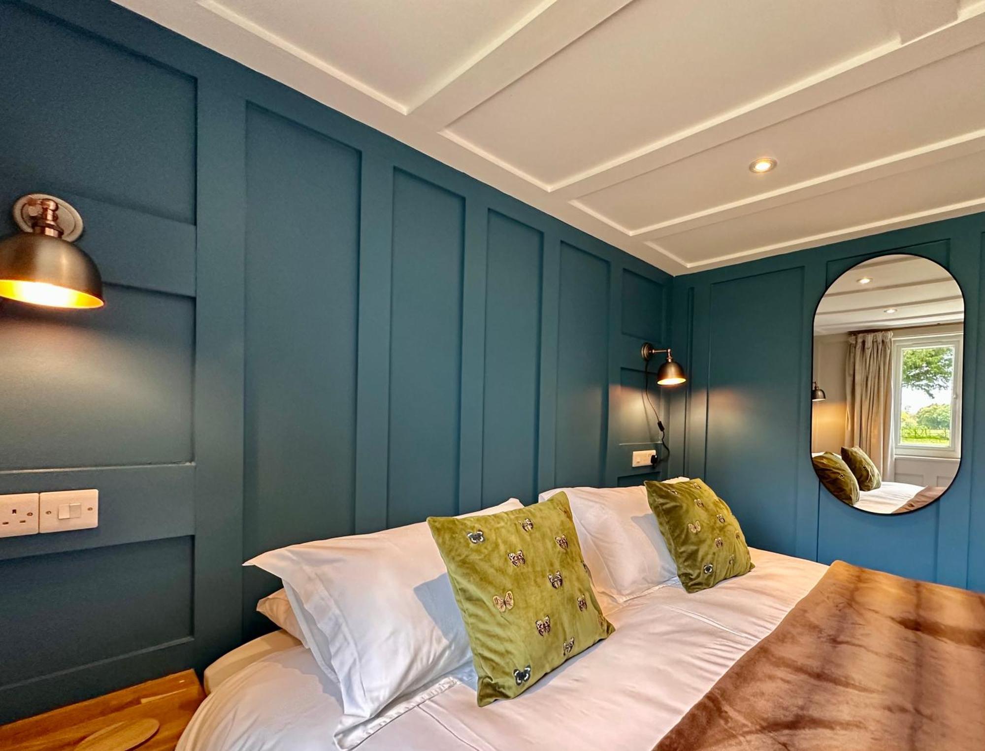 Octon Luxury 1 And 2 Bedroom 1 Mile From Centre