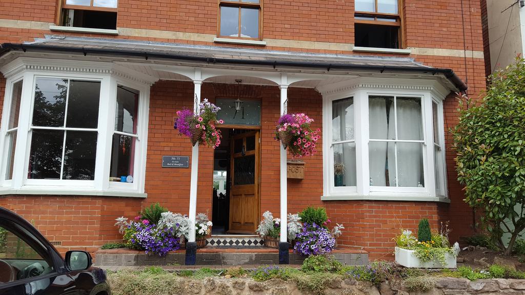 Bed & Breakfast No 71 3*