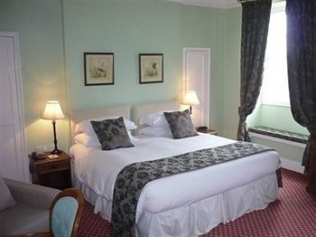 Ash House Hotel *