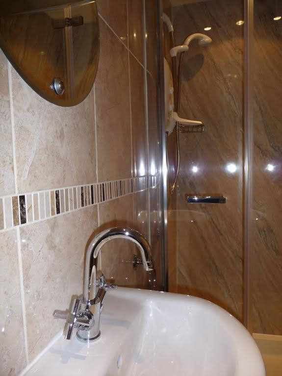 Guest house Brookfield House 4*
