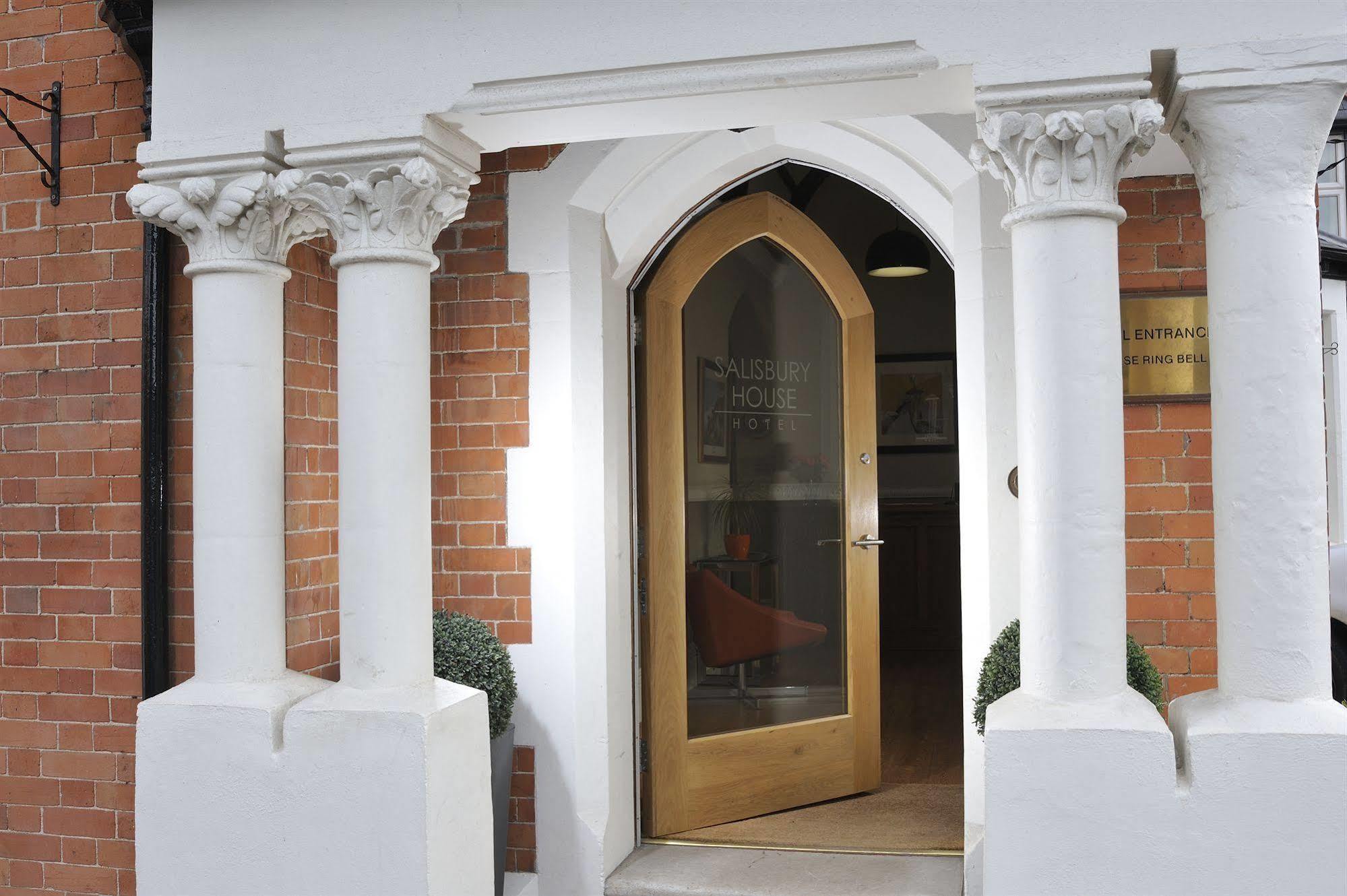 Town House *