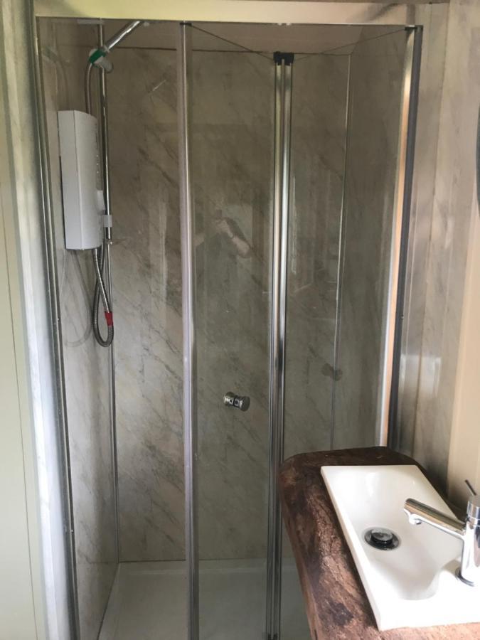 Willowbank Shepherds Hut Farm stay *