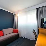 Holiday Inn Express Taunton East By Ihg