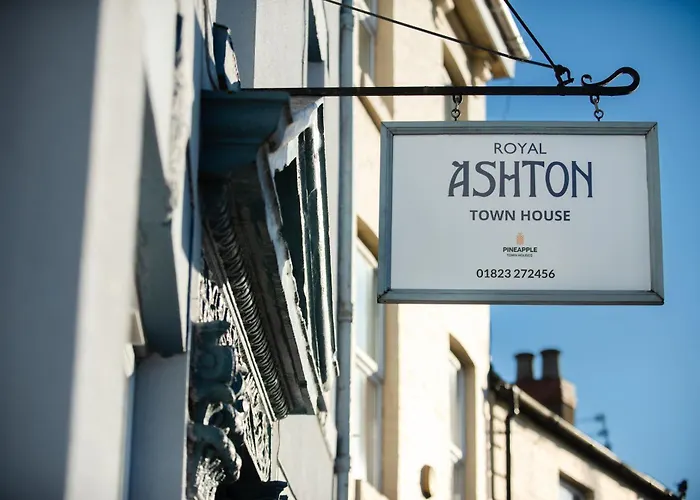 Royal Ashton Townhouse - Taunton