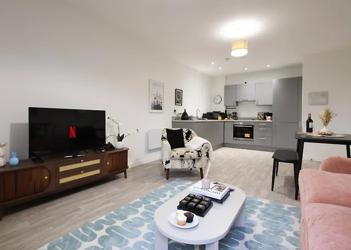 Sleek 1-Bed Apartment In Taunton Core