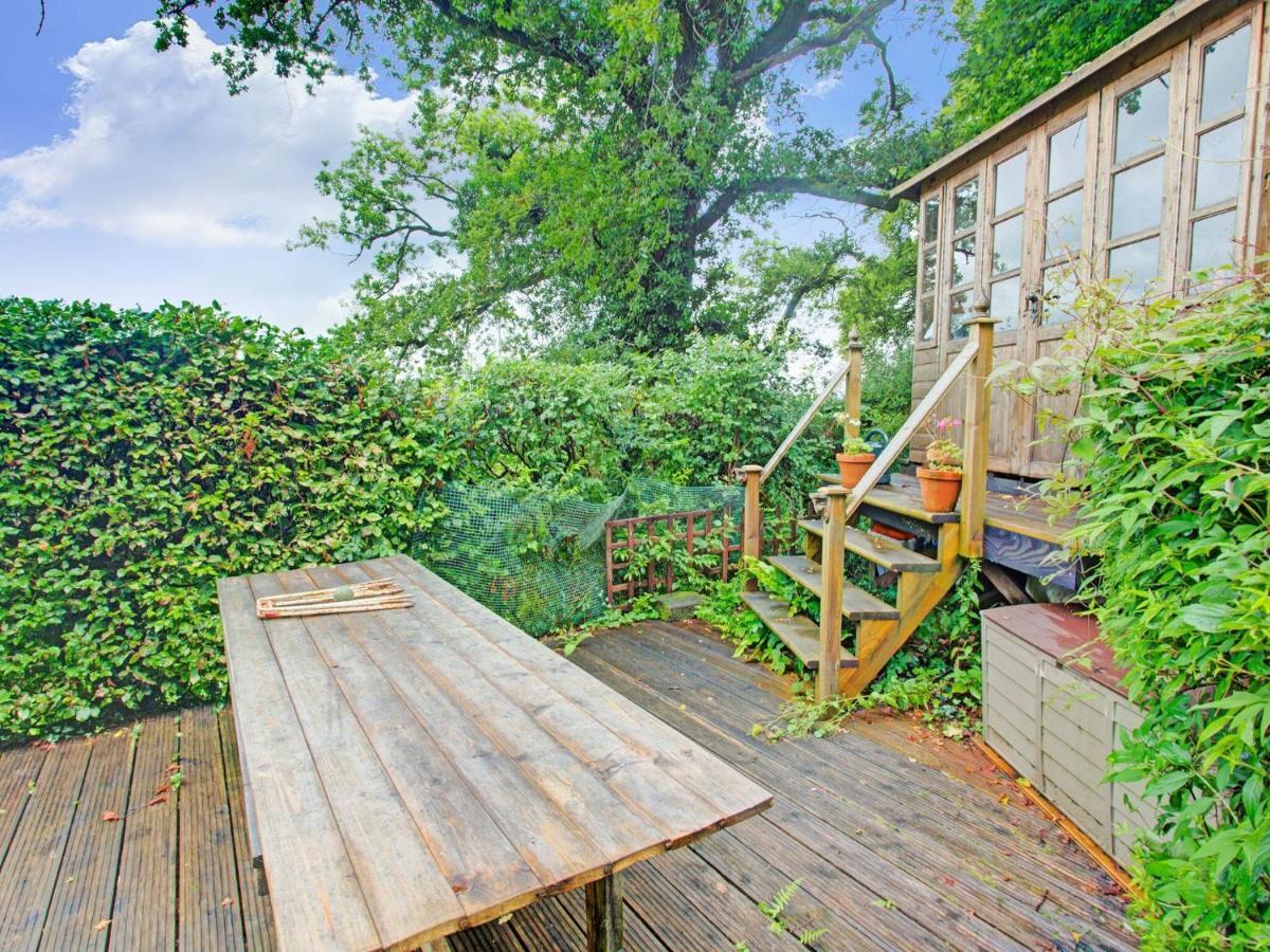 Hill View With Garden Holiday home *