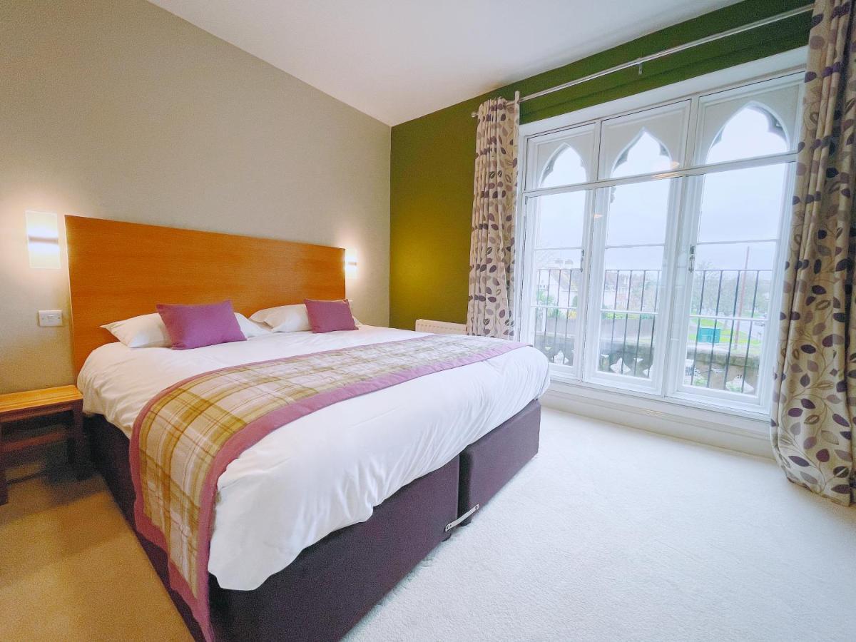 Hotel The Corner House 3*