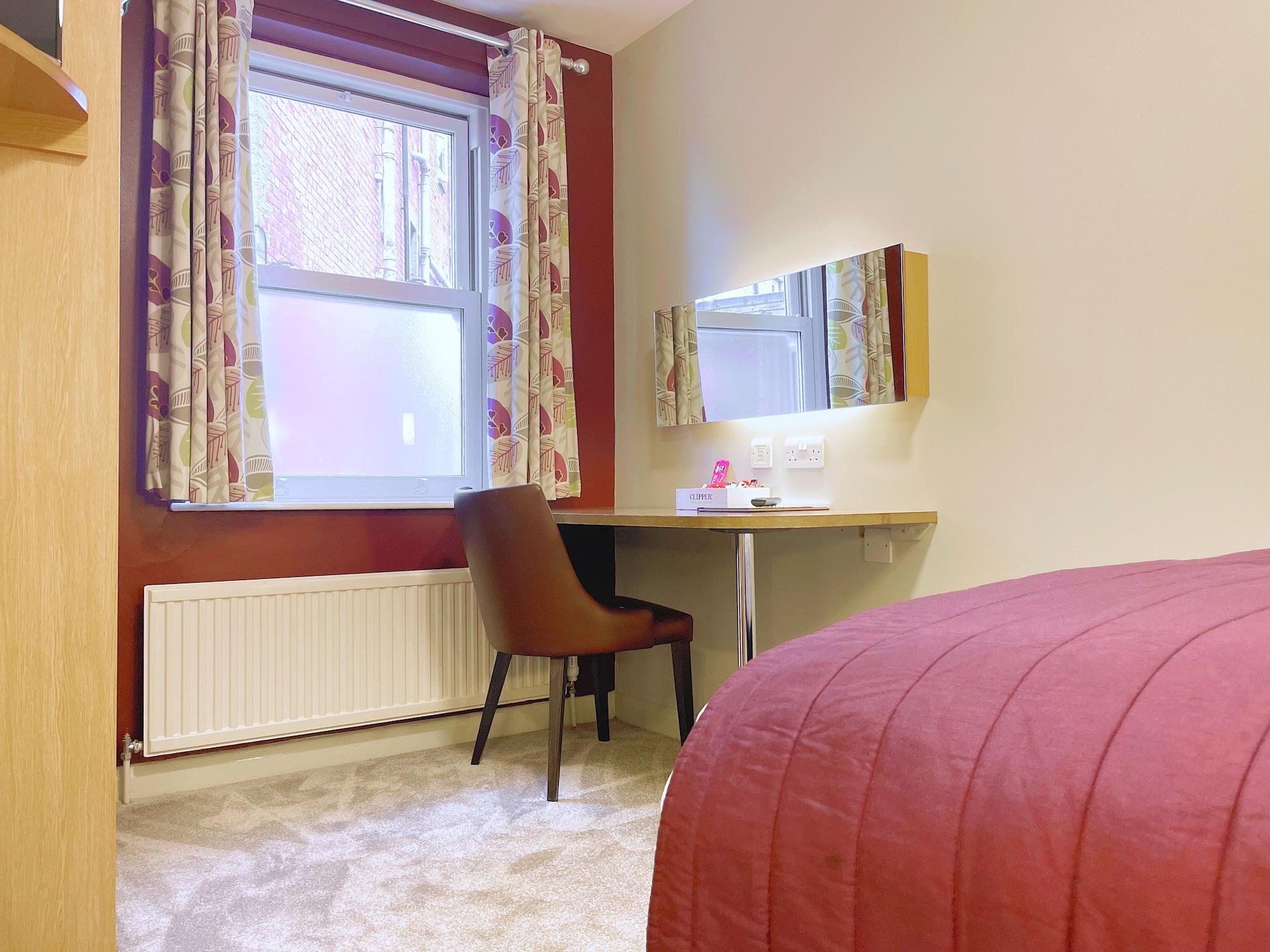 The Corner House 3*