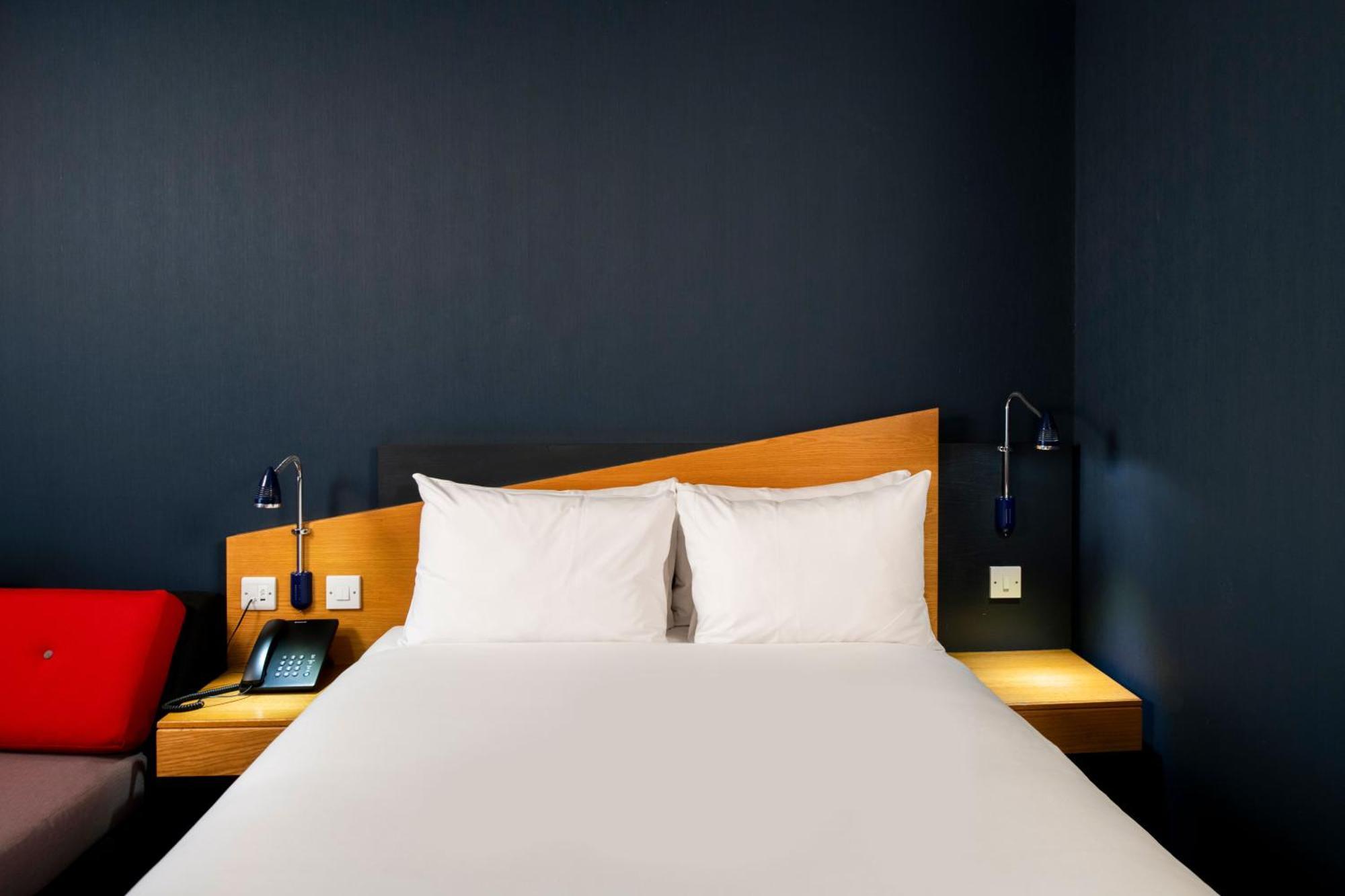 Hotel Express East By Ihg