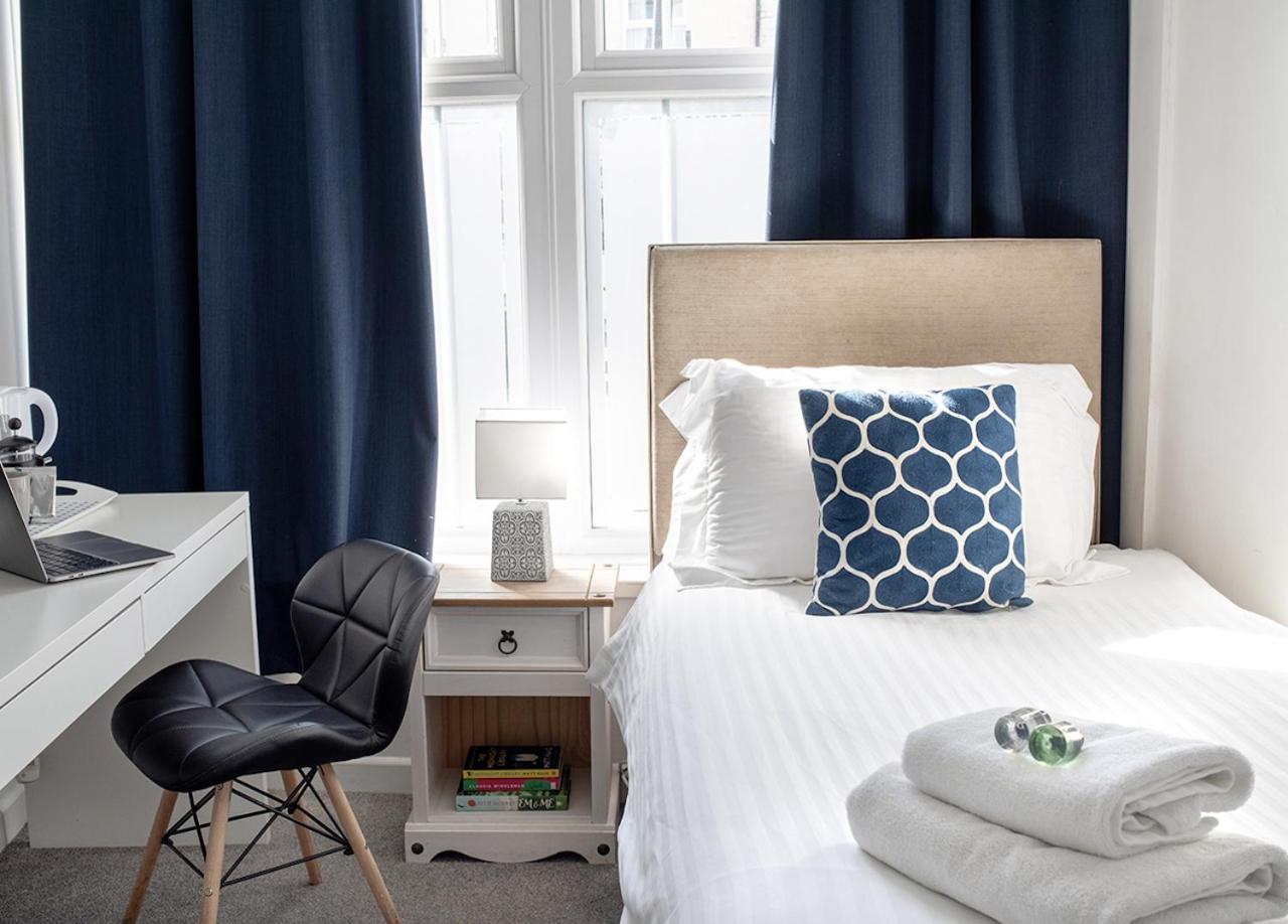 Royal Ashton Townhouse - 2* Taunton