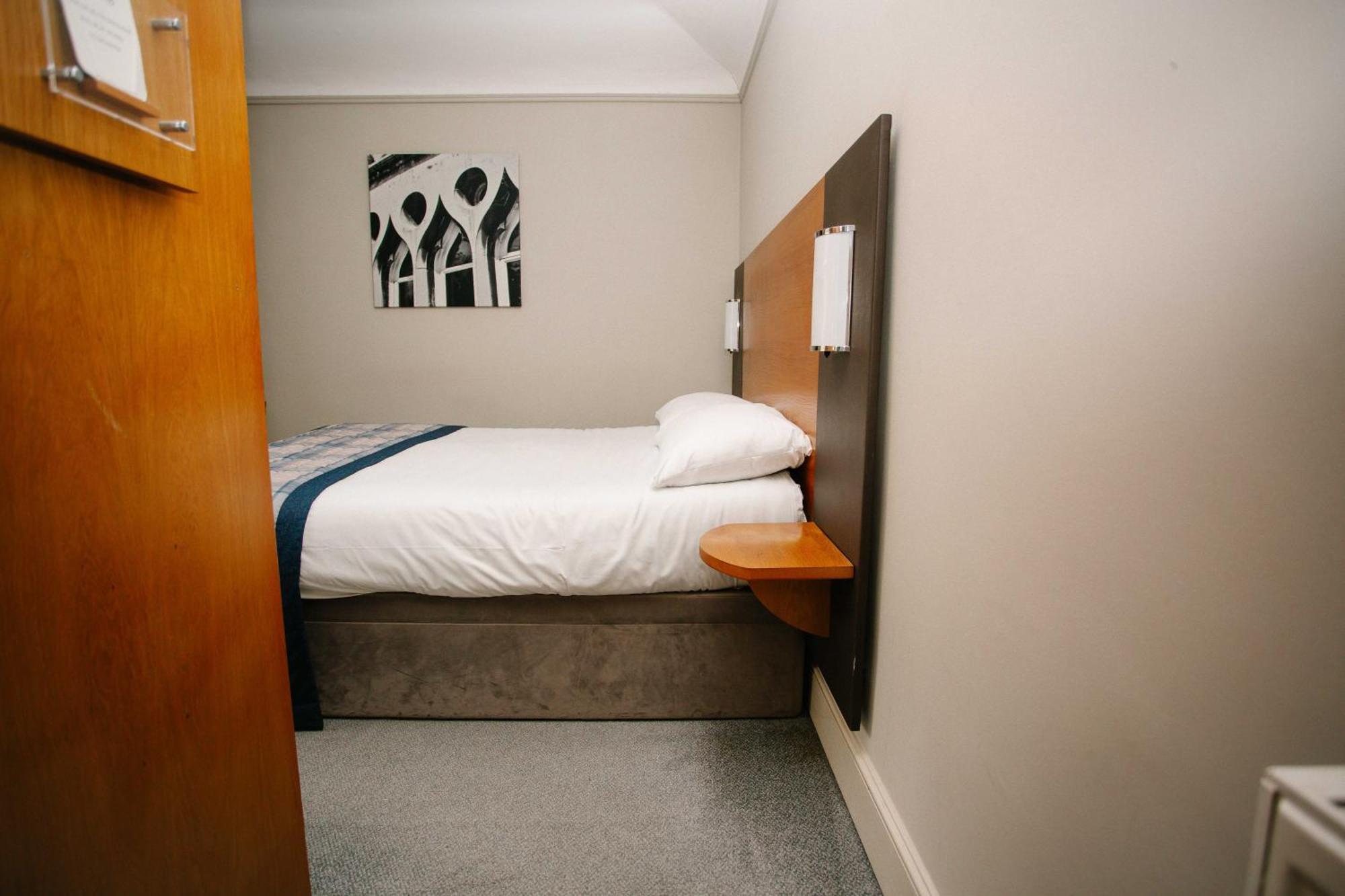 The Corner House Hotel 3*