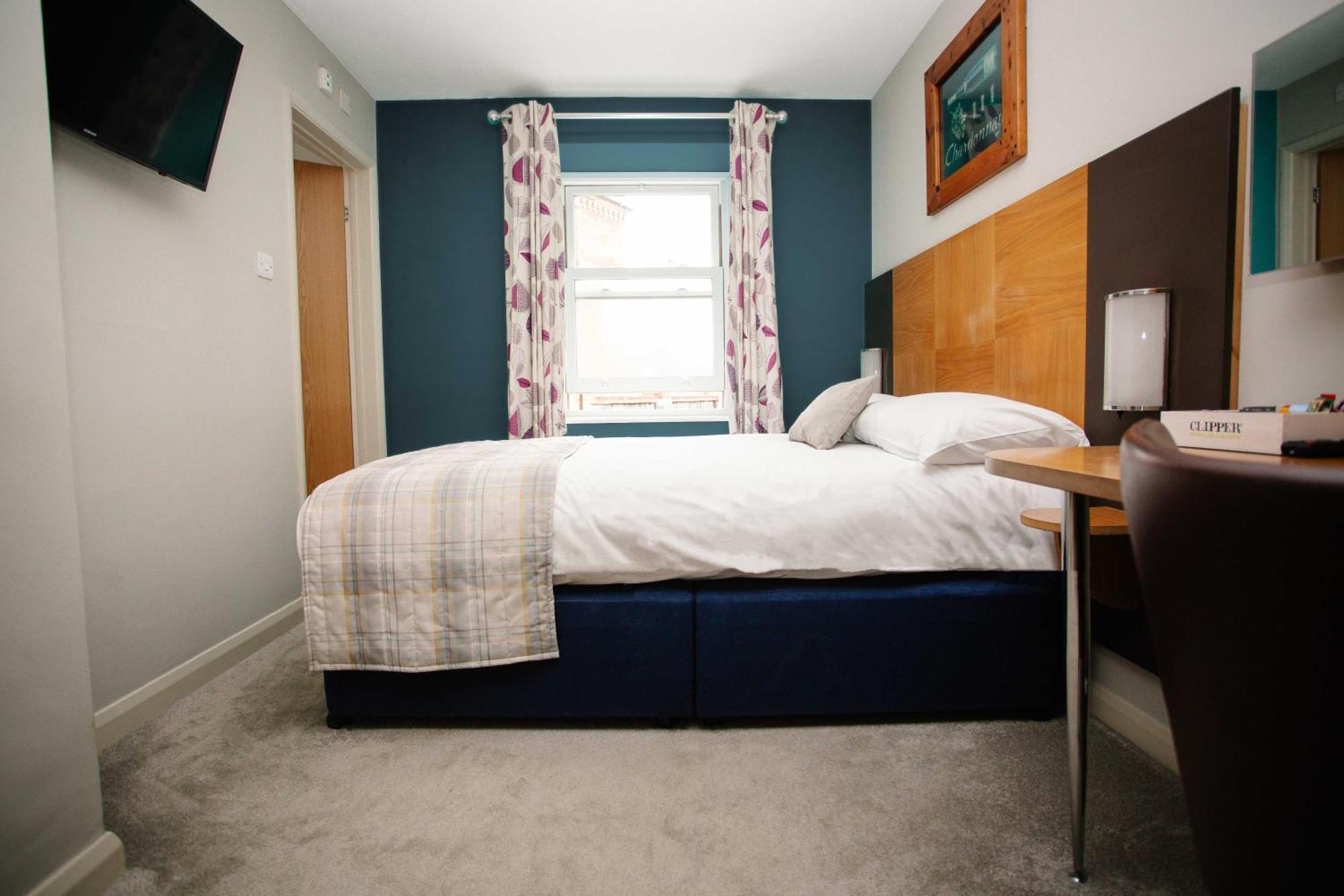 The Corner House 3*